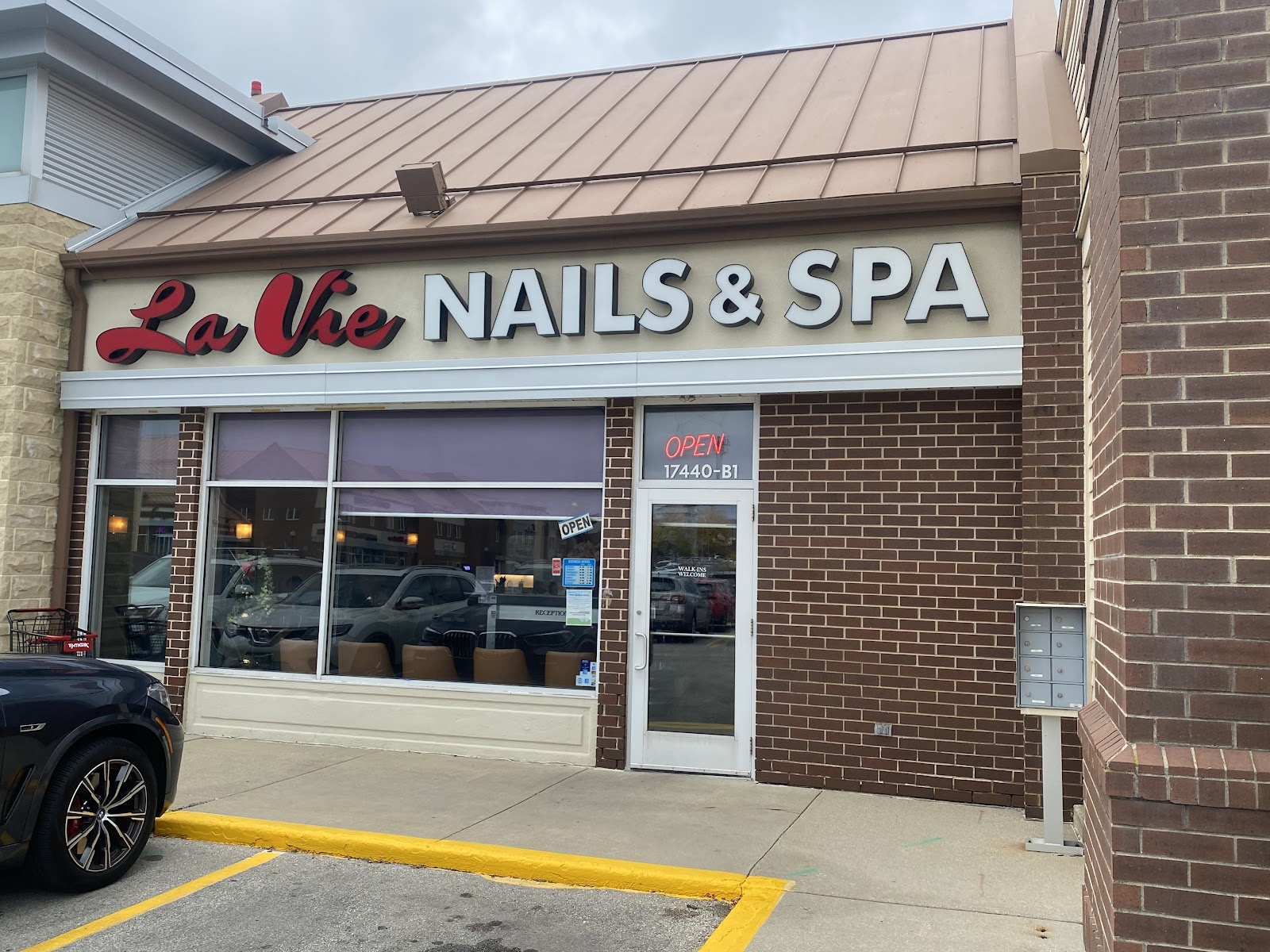 La Vie Nails & Spa nail photo 1